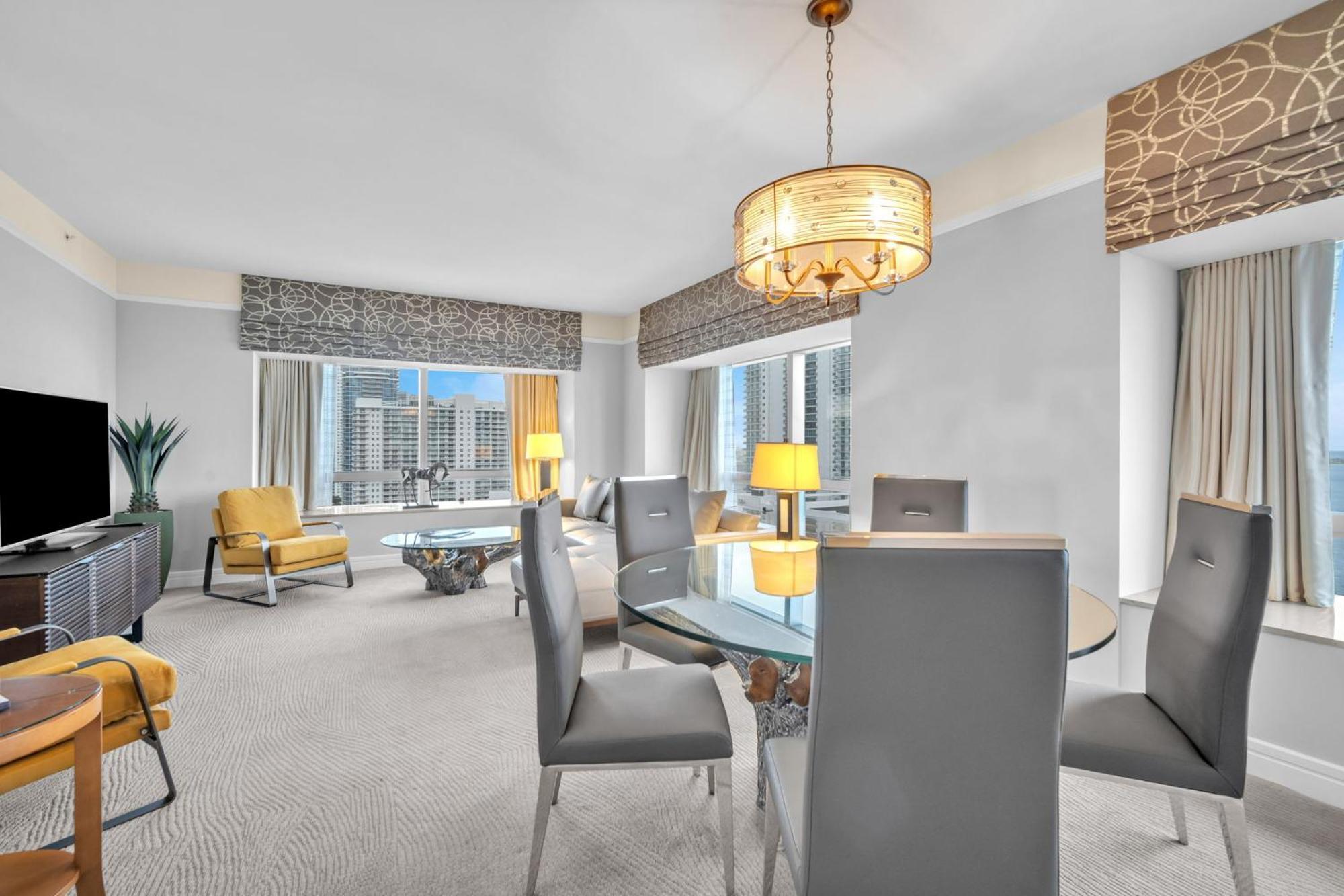 2 Bedroom Or King Studio Suites Four Seasons Hotel Miami Free Wi-Fi & Free Parking المظهر الخارجي الصورة